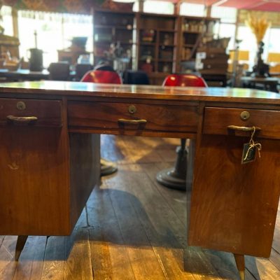 Bureau des années 50