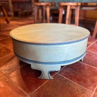 boite à galette de riz en bambou détournée en petite table basse