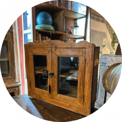 Vitrine murale marron vitrée