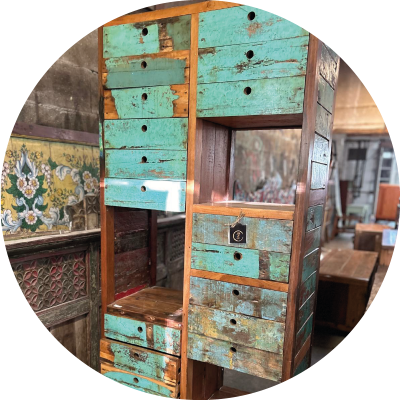 Etagère en bois de bateau bleue