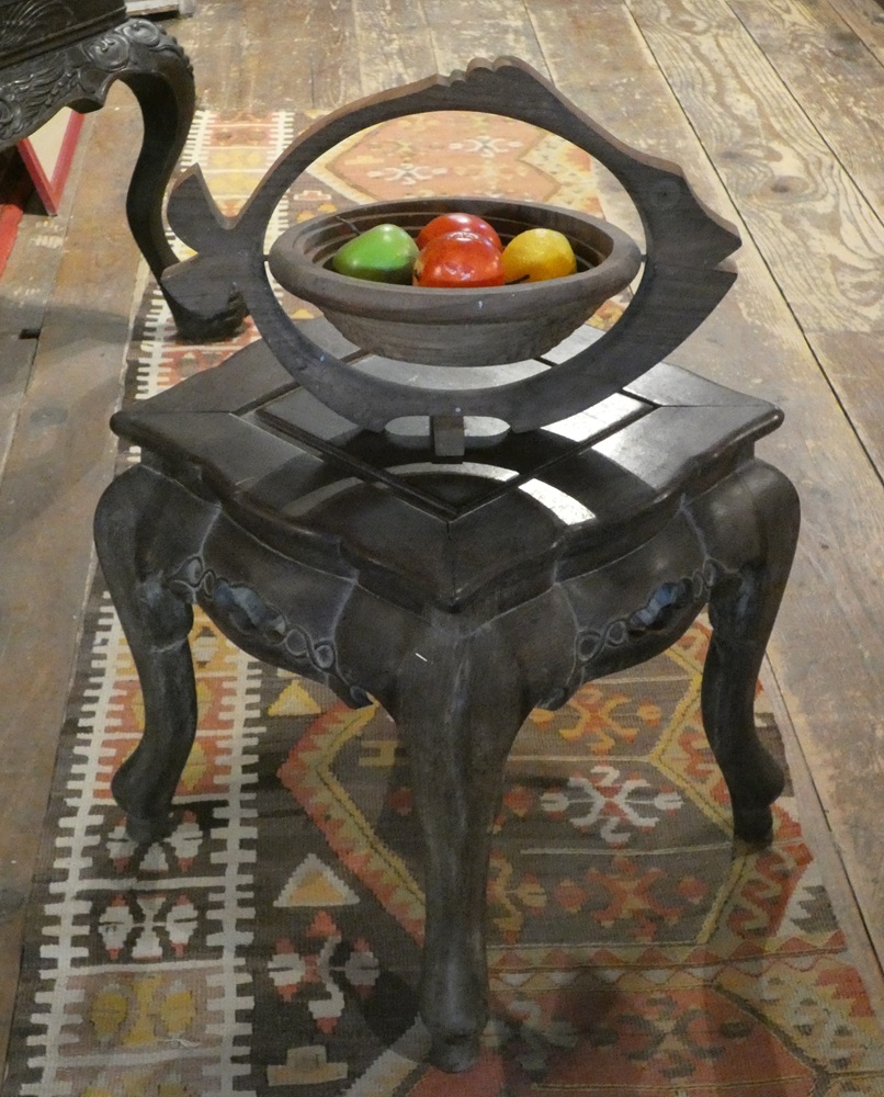 Petite table en teck, ancienne, Vietnam.