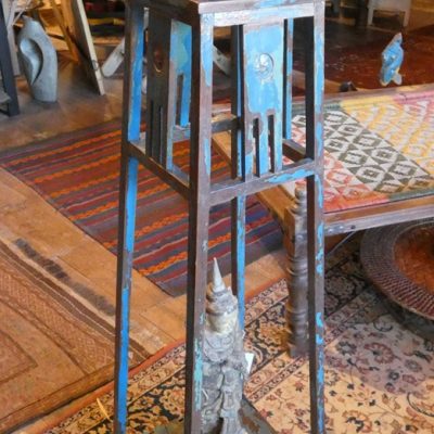 Sellette en teck, ancienne, patine bleue d'origine, Java, Indonésie.