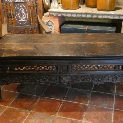 Table basse en orme, ancienne, Vietnam.