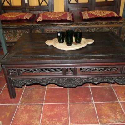 table basse en orme, ancienne, Vietnam.