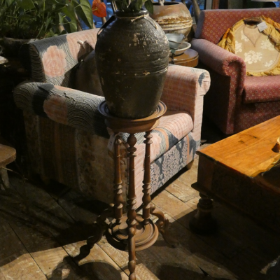 Sellette en teck, ancienne, Java, Indonésie.