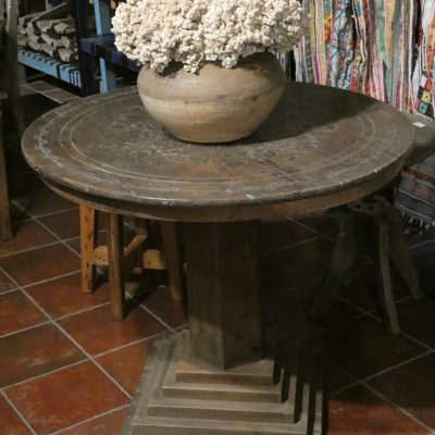 Guéridon Art-Déco en teck, Java, Indonésie.