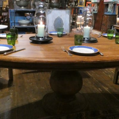 Table à manger en teck, Rajastan, Inde.