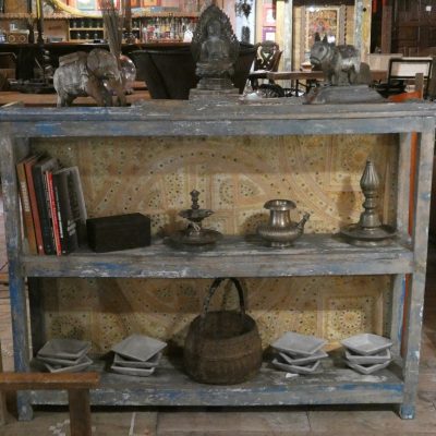 Etagère en teck, ancienne, patine d'origine, Rajasthan, Inde.