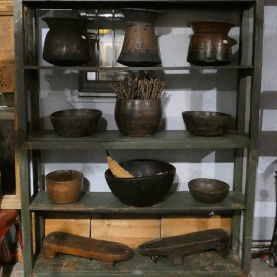 Etagère en teck, ancienne, patine d'origine, Java, Indonésie.